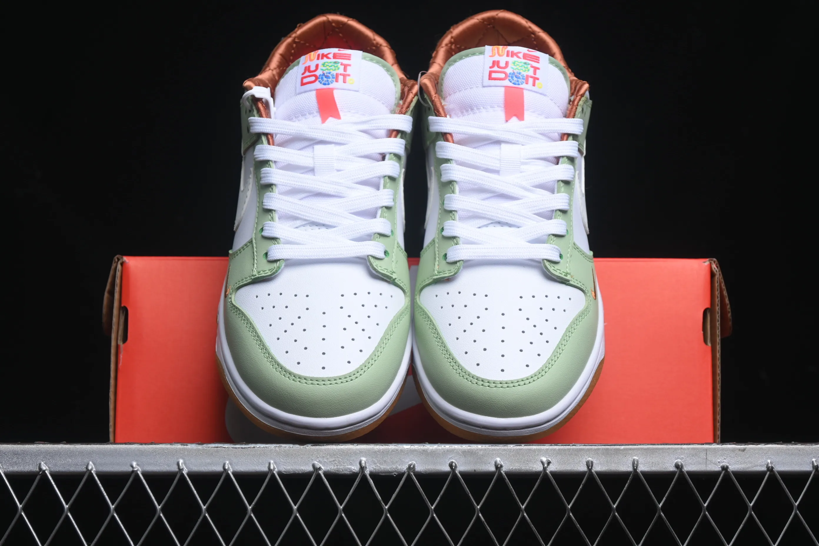 All Categories Nk SB Dunk Series Nk SB Dunk Low Low-top sneakers Nk Dunk Low "Year of the Snake" Year of the Snake theme low-top casual sneakers HV6001-101